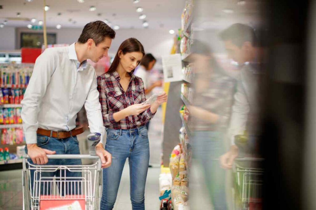 Coppia al supermercato