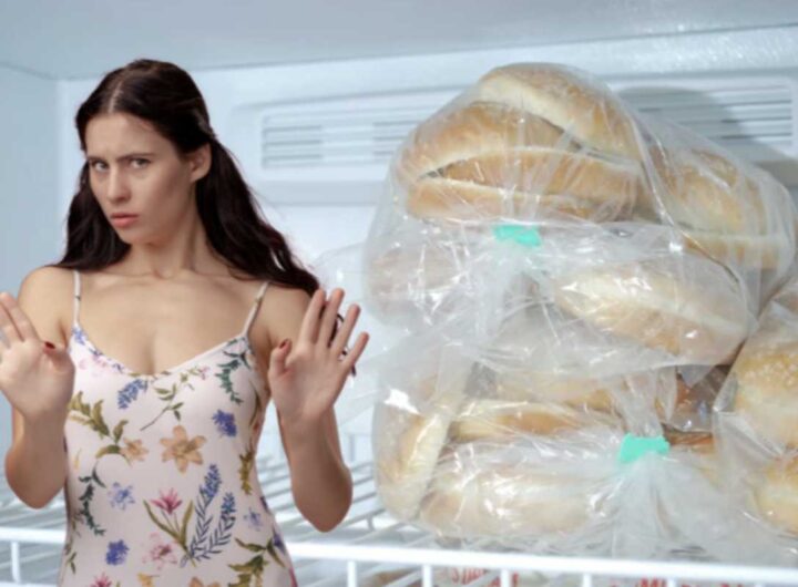L’uso di pellicola trasparente o sacchetti di plastica, sebbene pratico, spesso accelera il deterioramento del pane,